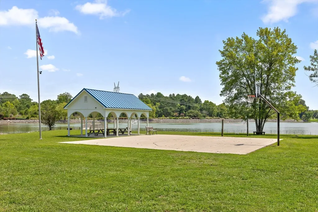 74 Shoreline Trace Fort Oglethorpe GA 30742