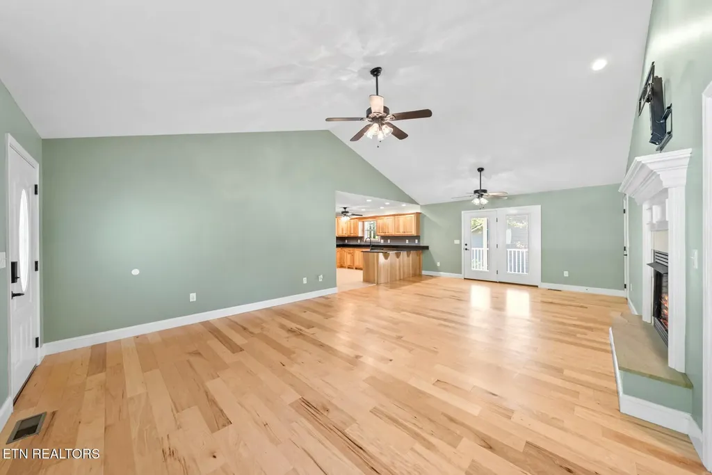 455 Carriage Drive Crossville TN 38555