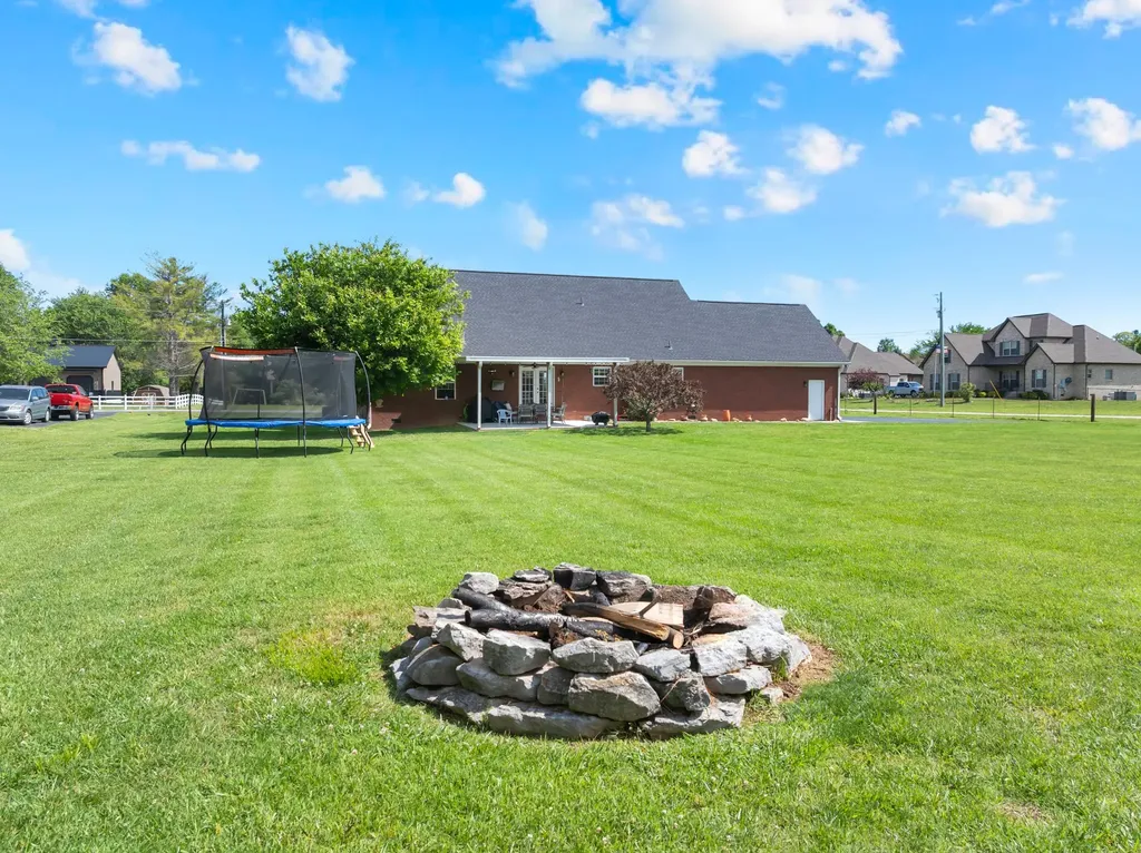 560 Crosswood Court Murfreesboro TN 37127