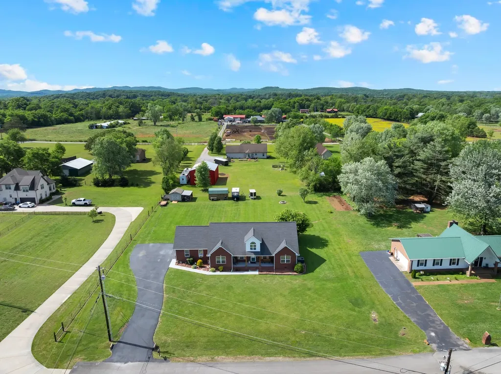 560 Crosswood Court Murfreesboro TN 37127