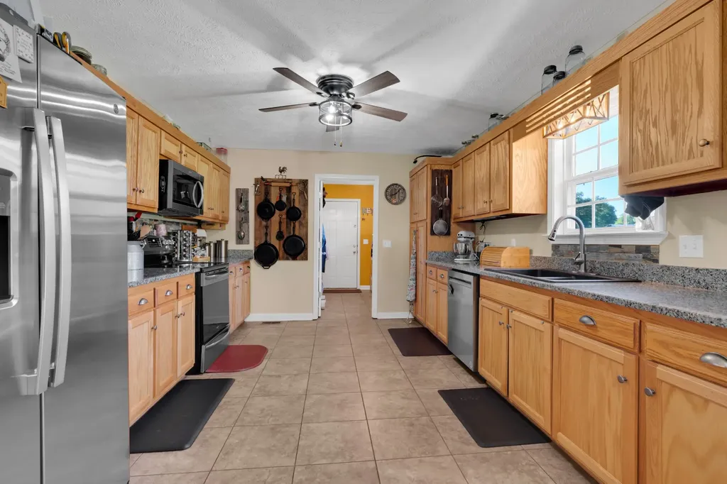 560 Crosswood Court Murfreesboro TN 37127