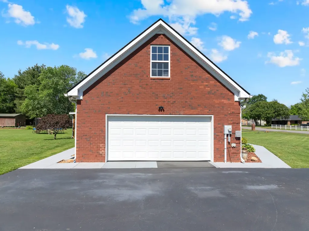 560 Crosswood Court Murfreesboro TN 37127