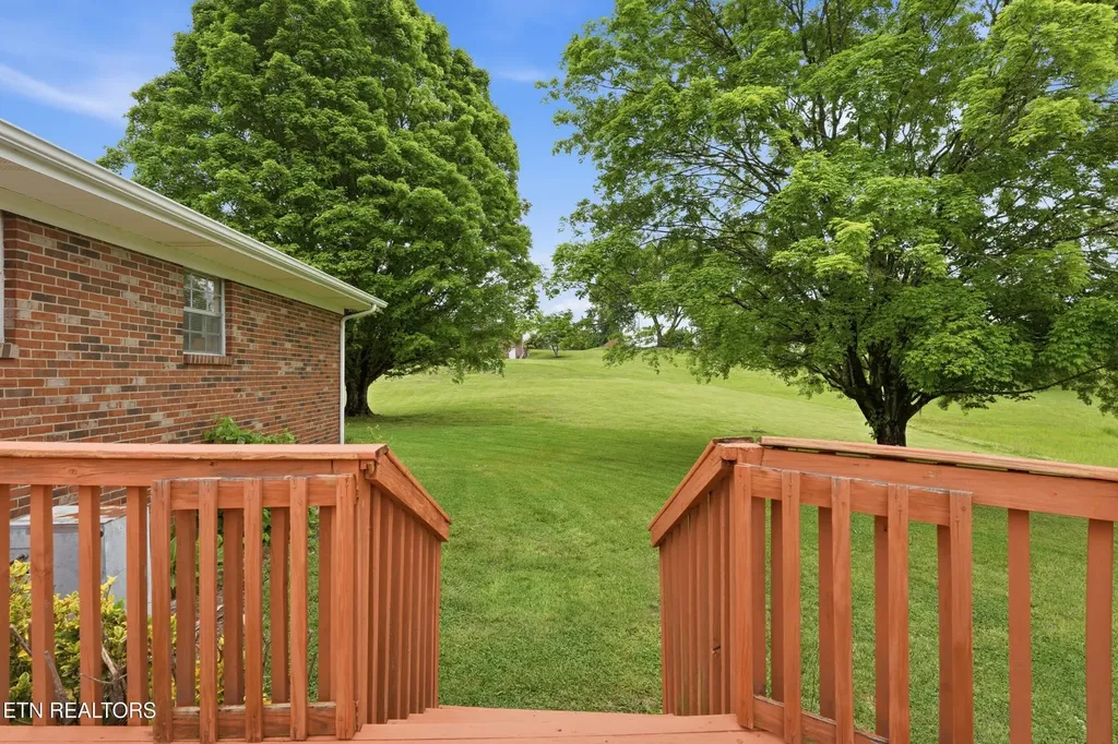 355 Crock Road Loudon TN 37774