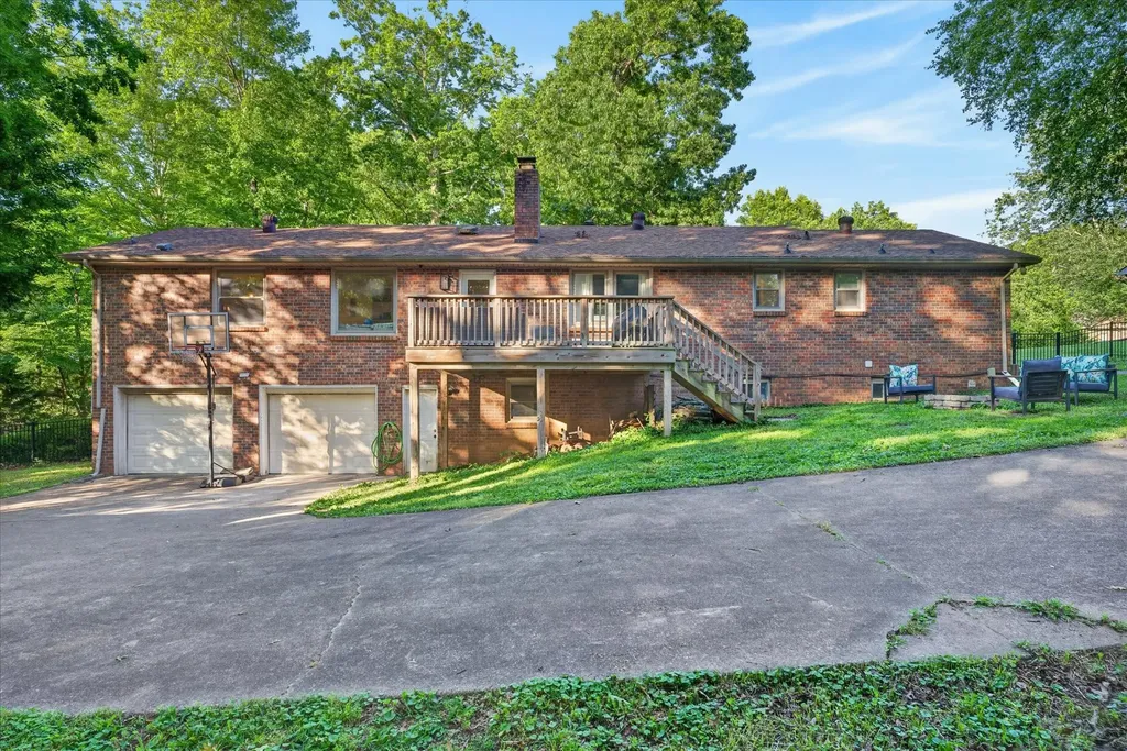 460 Rivermont Drive Clarksville TN 37043
