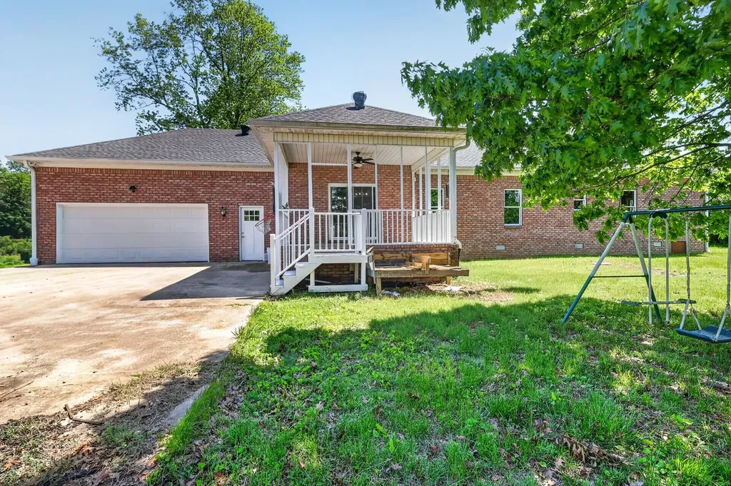 1327 Old Highway 109, N Gallatin TN 37066