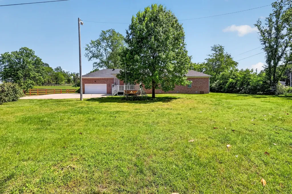 1327 Old Highway 109, N Gallatin TN 37066