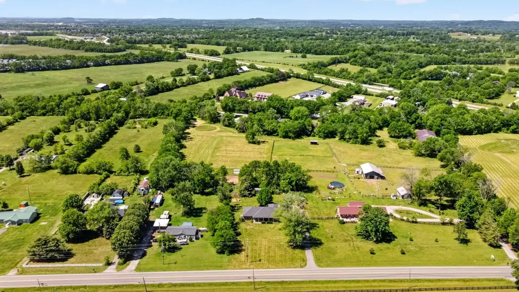 1327 Old Highway 109, N Gallatin TN 37066