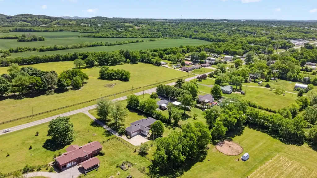 1327 Old Highway 109, N Gallatin TN 37066