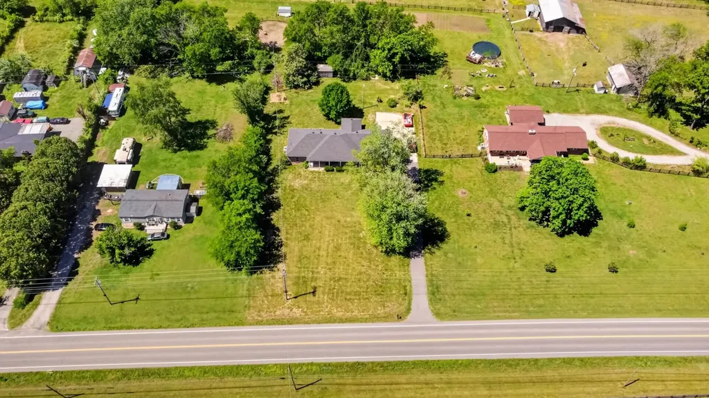 1327 Old Highway 109, N Gallatin TN 37066