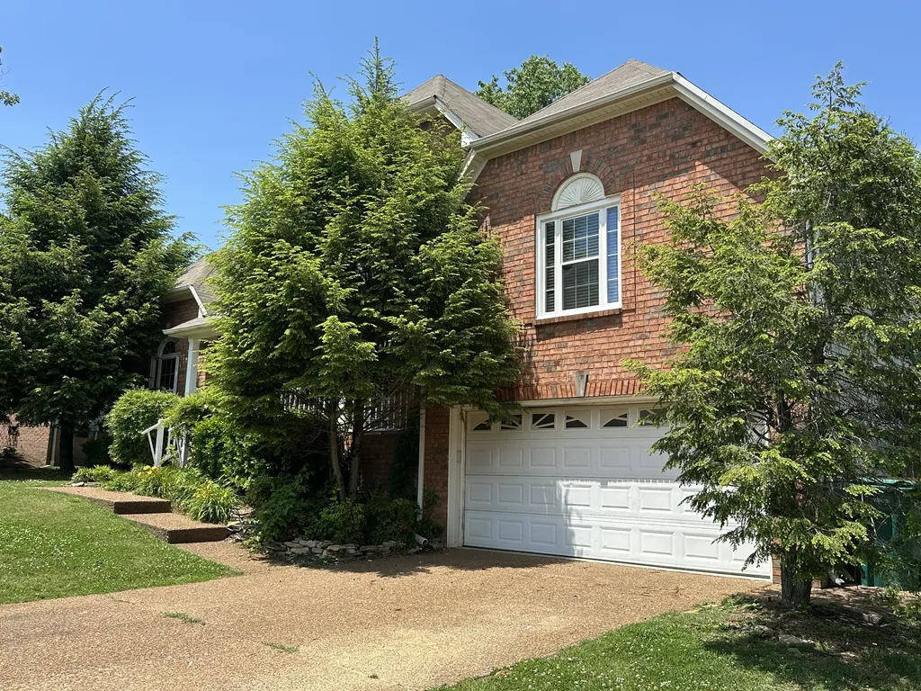 2678 Douglas Lane Thompsons Station TN 37179