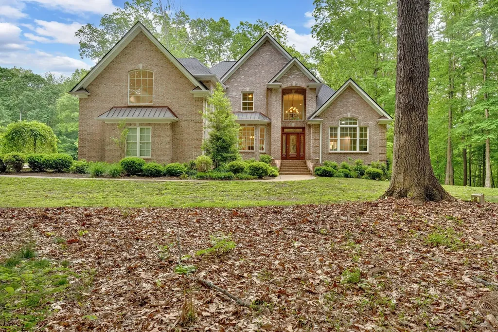 6948 Whispering Oaks Drive Springfield TN 37172