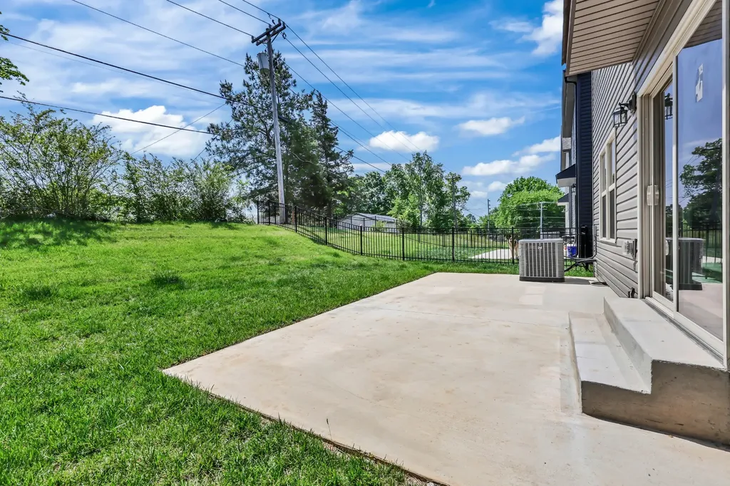 547 Charleston Cove Way Clarksville TN 37043