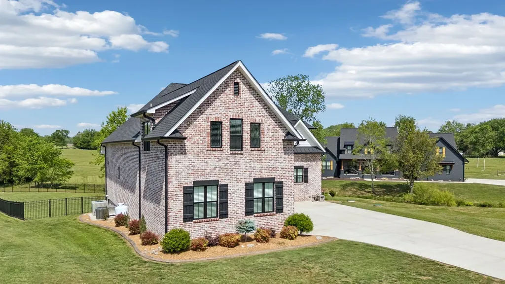 1210 Ballentrace Boulevard Lebanon TN 37087