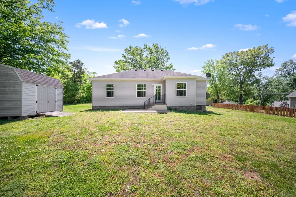 255 Walnut Street Greenbrier TN 37073