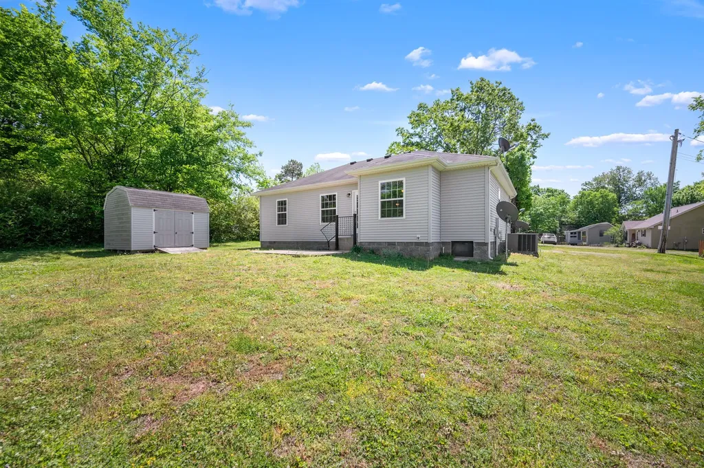 255 Walnut Street Greenbrier TN 37073