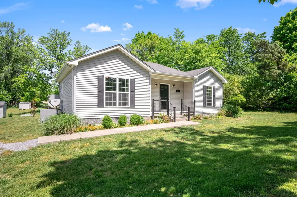 255 Walnut Street Greenbrier TN 37073