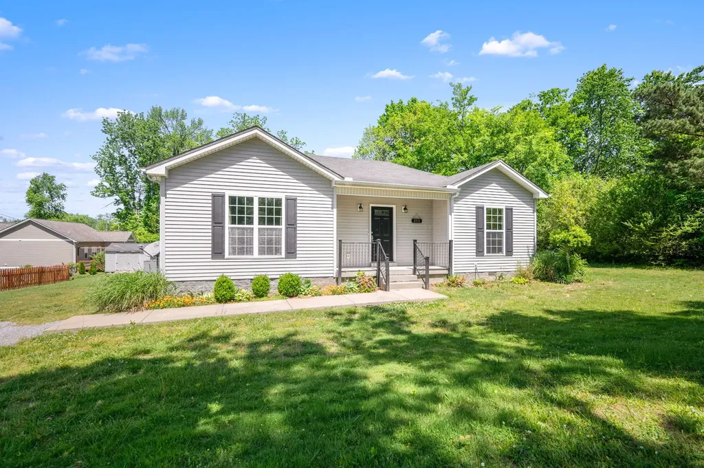 255 Walnut Street Greenbrier TN 37073