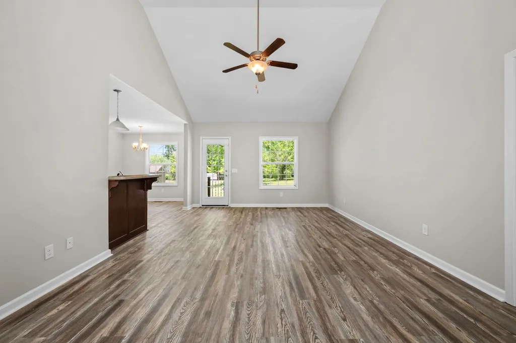 255 Walnut Street Greenbrier TN 37073