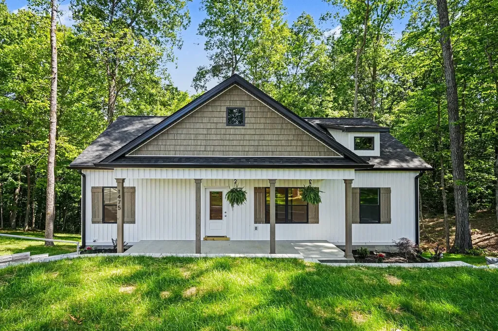 1475 Spann Road Charlotte TN 37036
