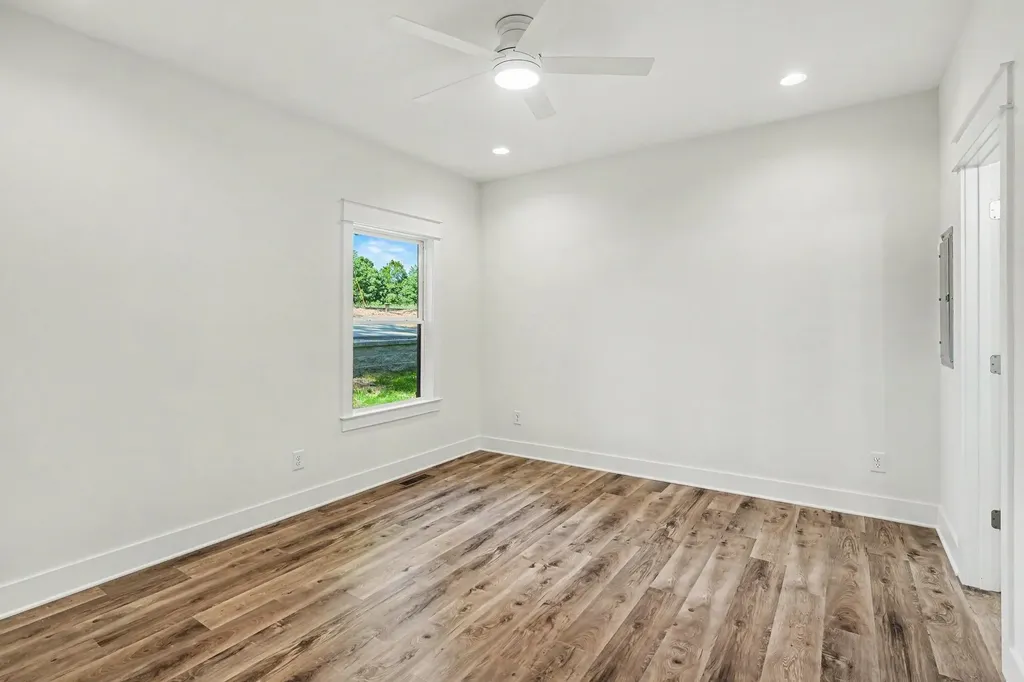 1475 Spann Road Charlotte TN 37036