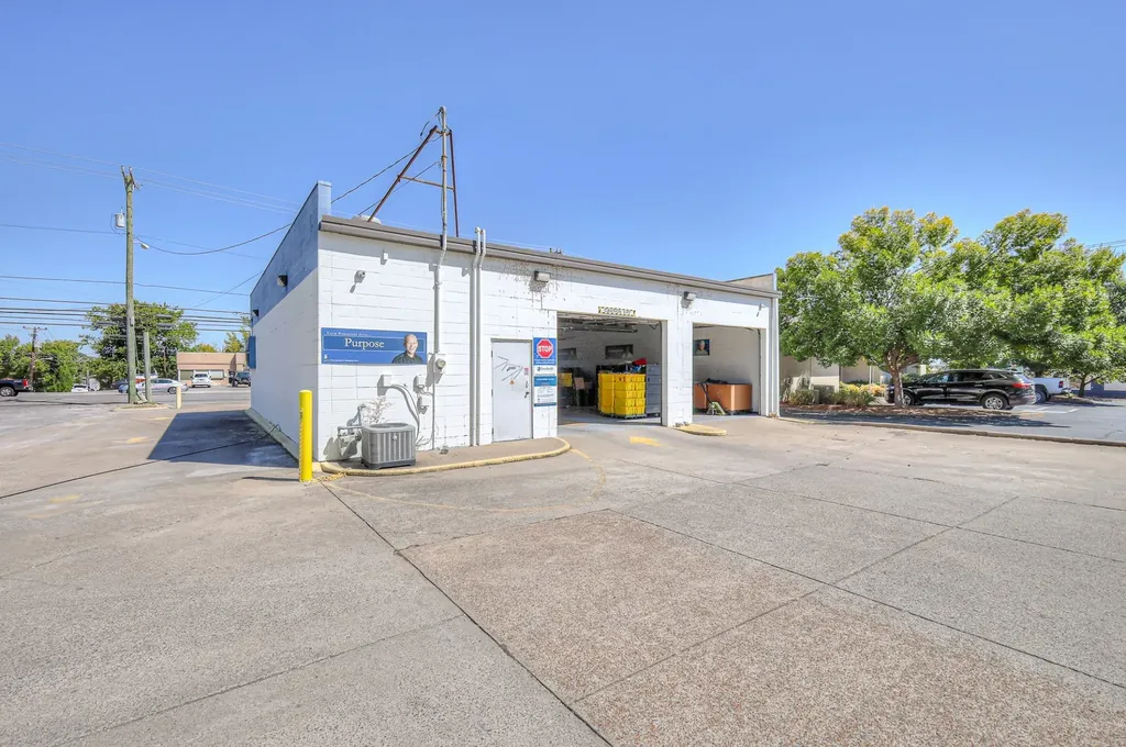 327 W Main Street Hendersonville TN 37075