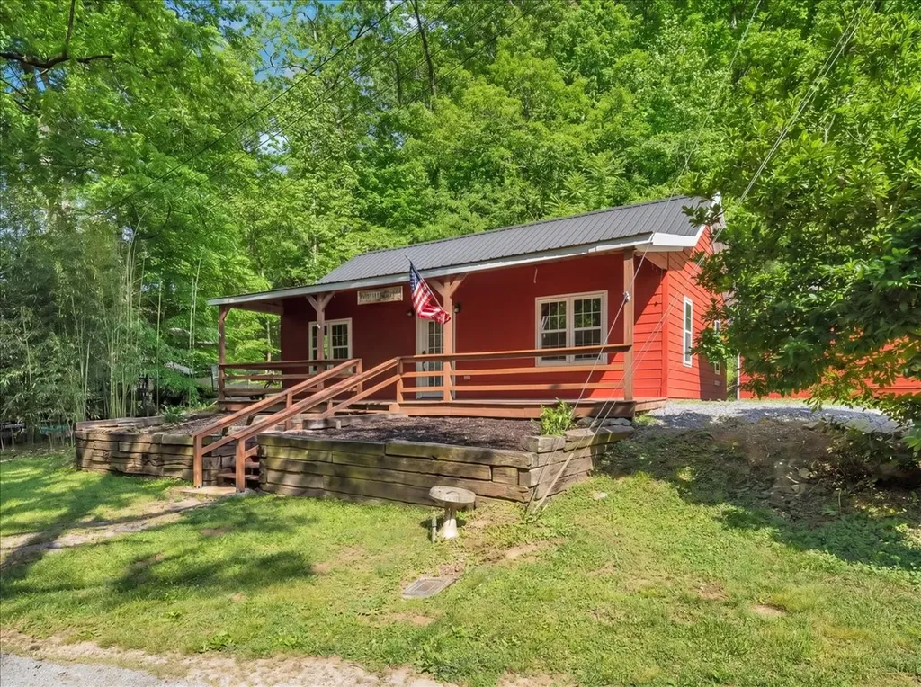 341 Cooper Lane Smithville TN 37166