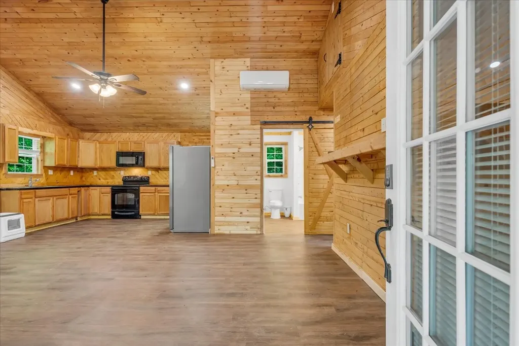 341 Cooper Lane Smithville TN 37166