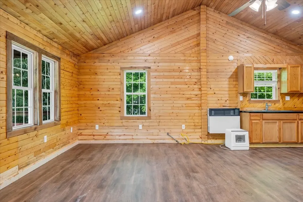 341 Cooper Lane Smithville TN 37166