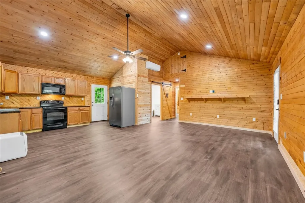 341 Cooper Lane Smithville TN 37166