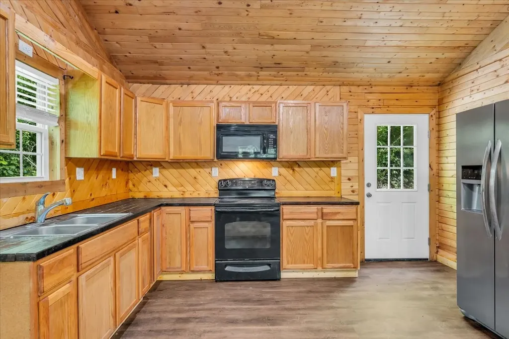 341 Cooper Lane Smithville TN 37166