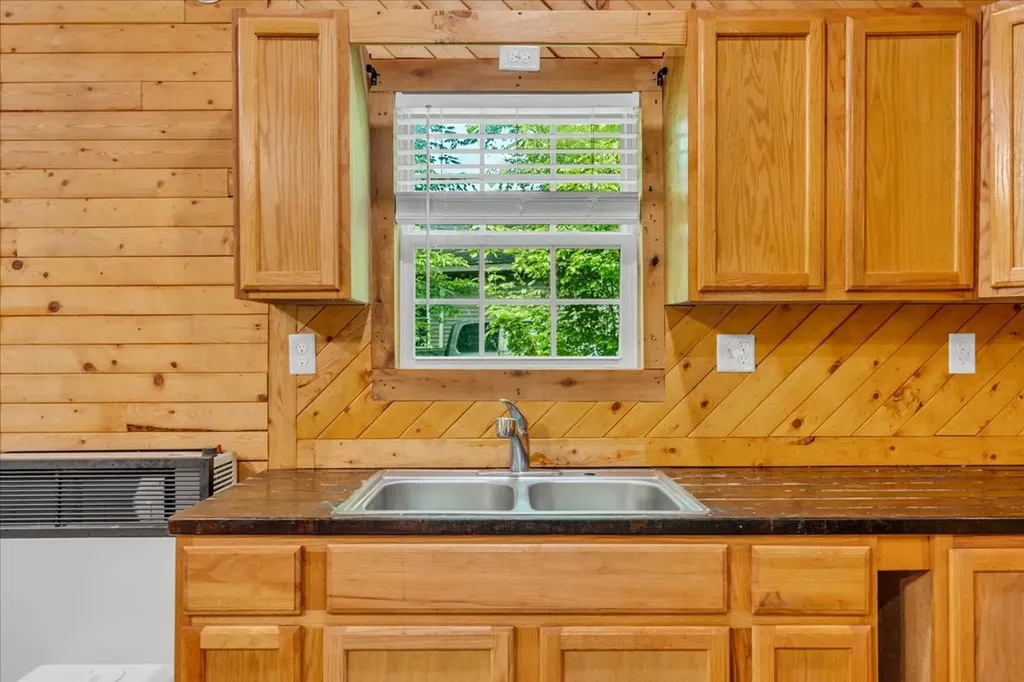341 Cooper Lane Smithville TN 37166