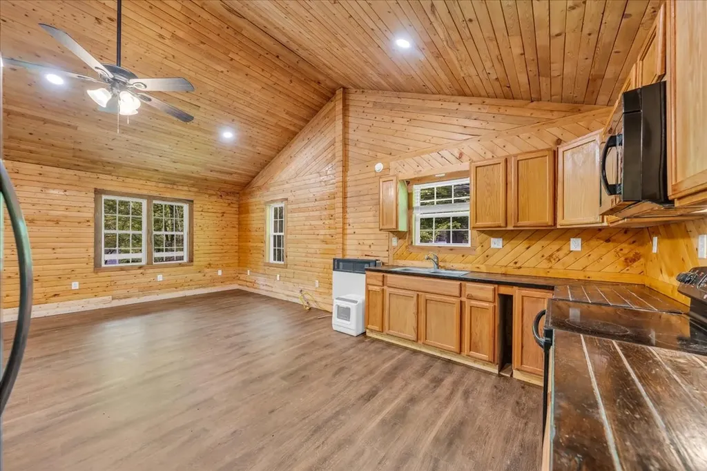 341 Cooper Lane Smithville TN 37166