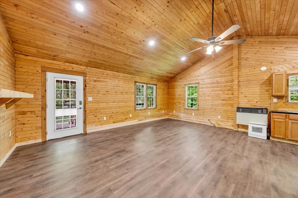 341 Cooper Lane Smithville TN 37166