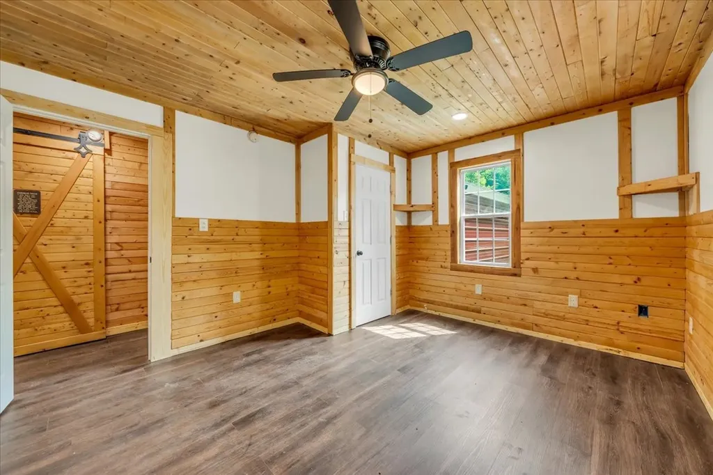 341 Cooper Lane Smithville TN 37166