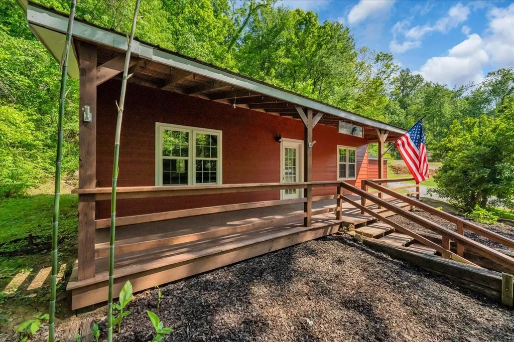 341 Cooper Lane Smithville TN 37166