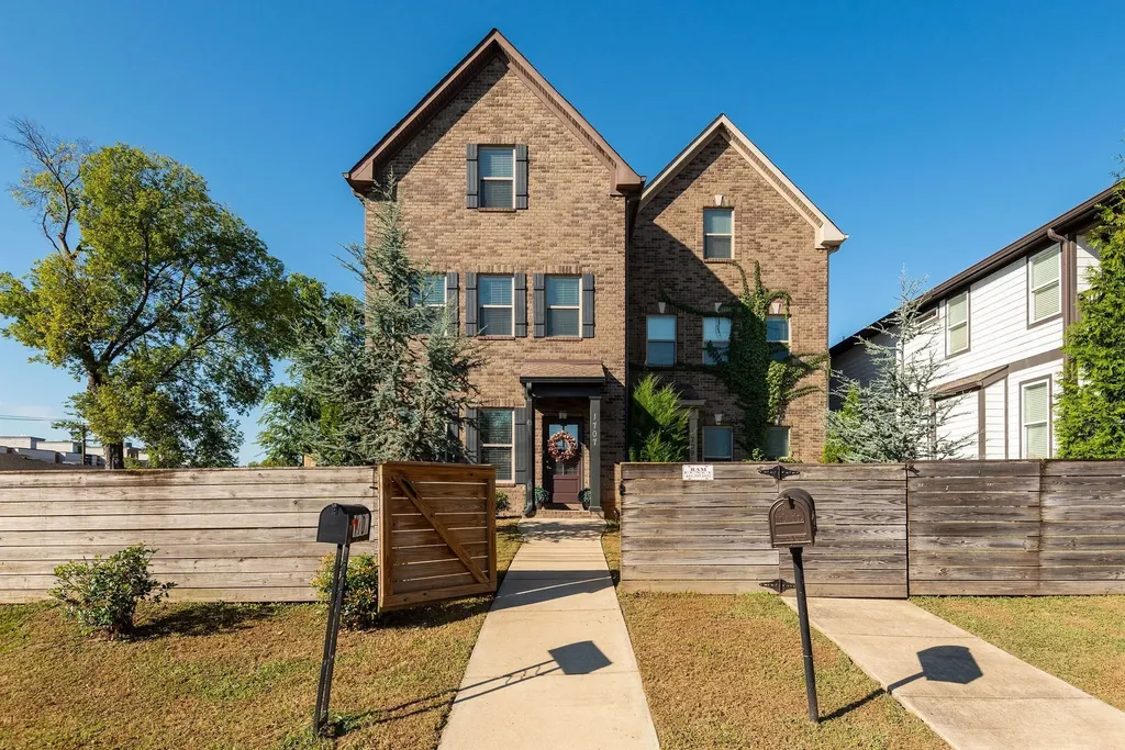 1707 3rd Ave, N Nashville TN 37208
