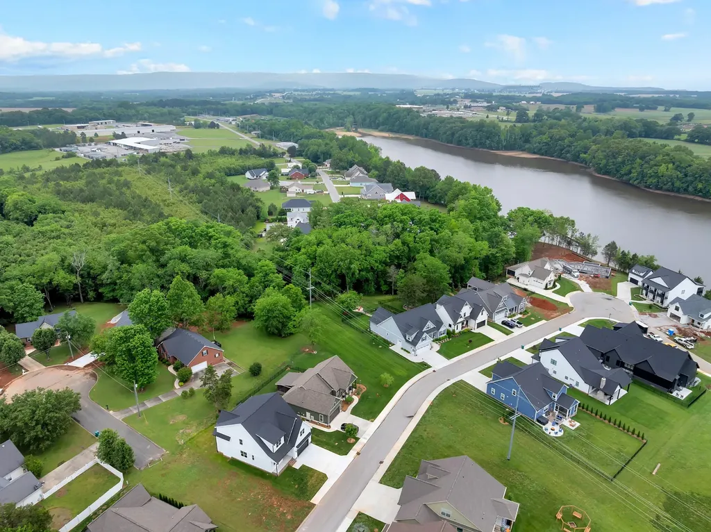 347 Campfire Court Winchester TN 37398