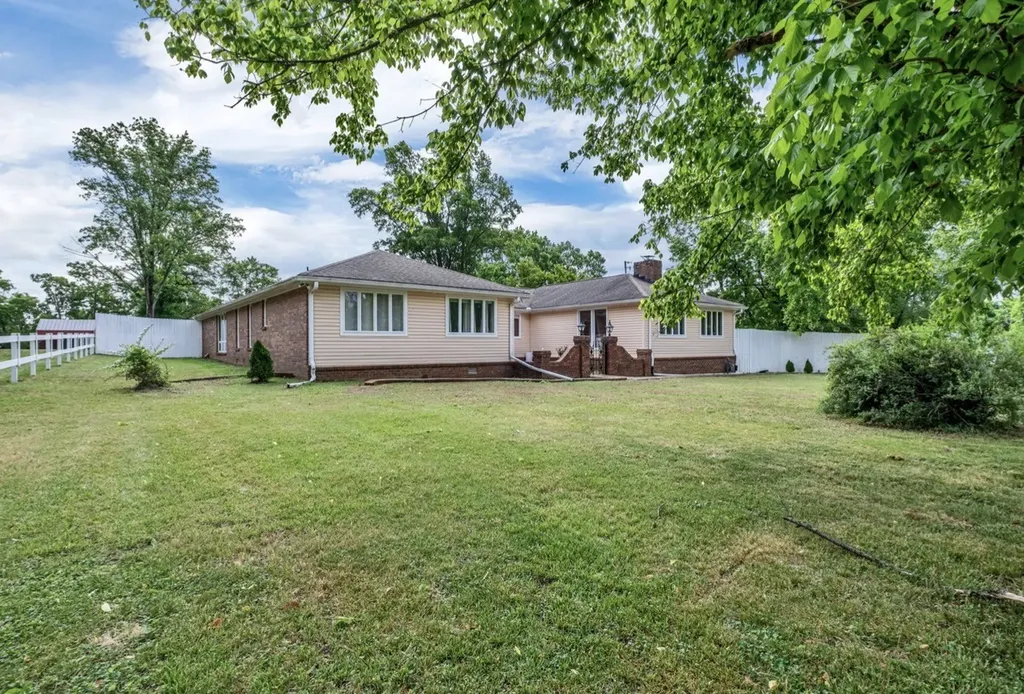 454 W Campbell Road Goodlettsville TN 37072