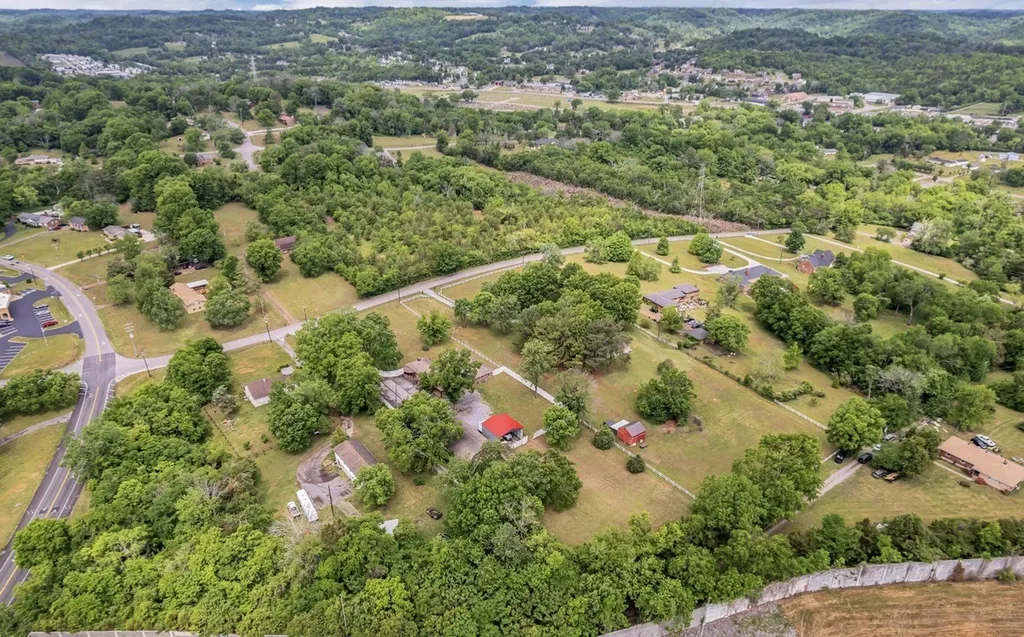 454 W Campbell Road Goodlettsville TN 37072