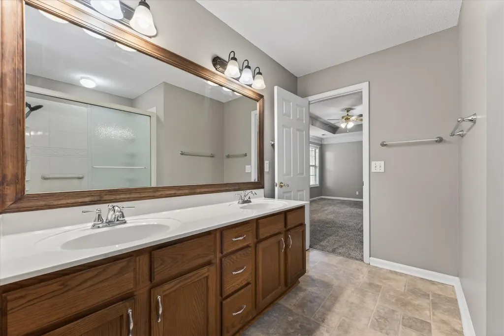 431 Cyprus Court Clarksville TN 37040