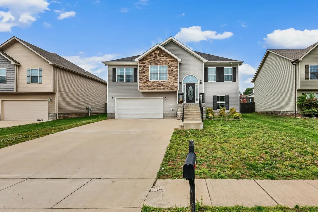 1391 Freedom Drive Clarksville TN 37042