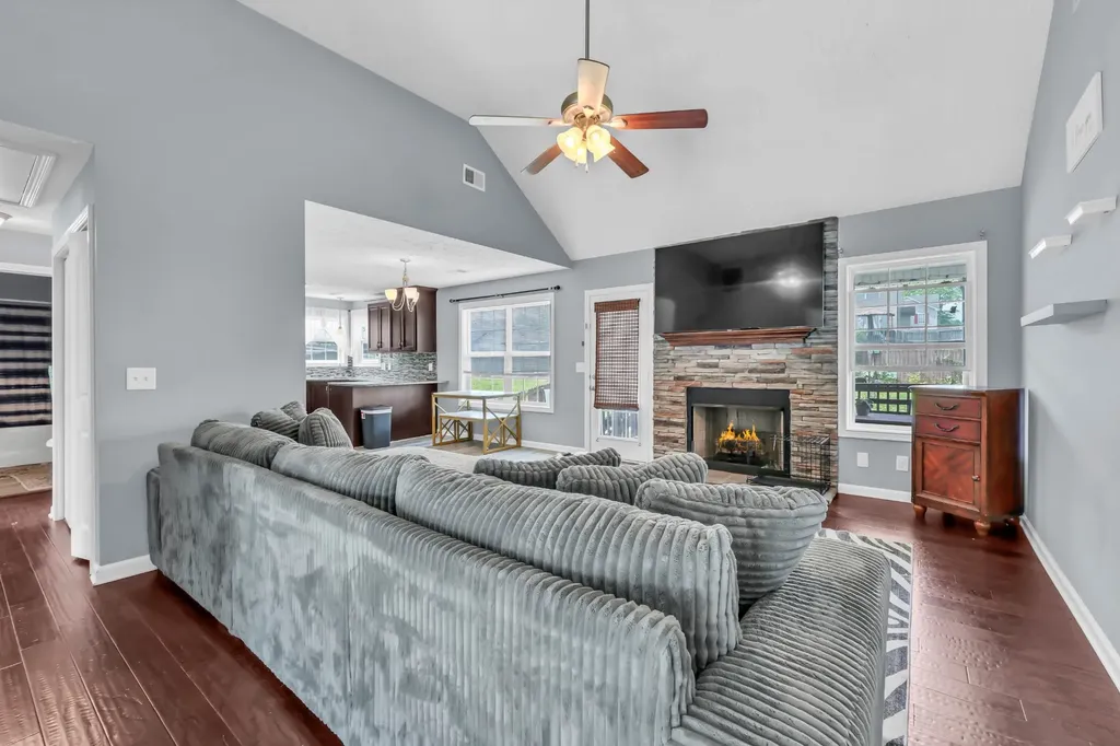 1391 Freedom Drive Clarksville TN 37042