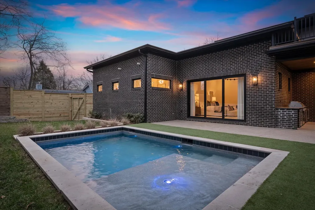822 Sutton Hill Road Nashville TN 37204