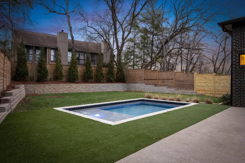 822 Sutton Hill Road Nashville TN 37204