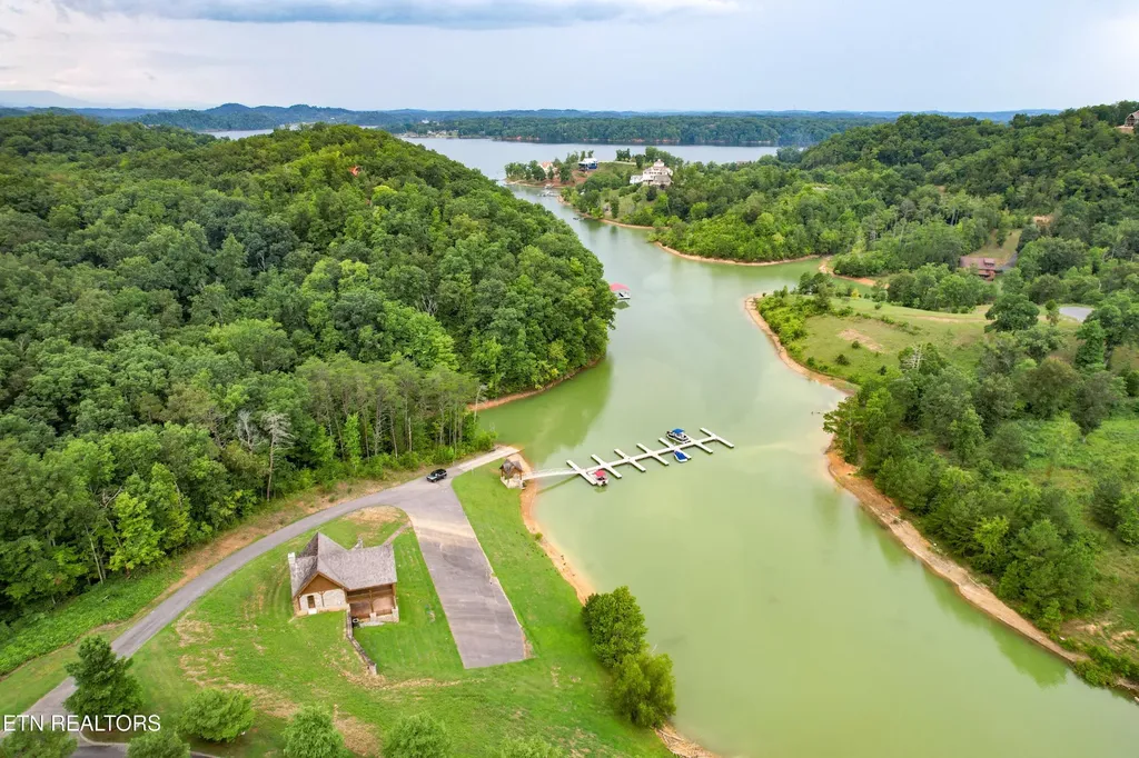 44 Stone Harbor Drive Dandridge TN 37725