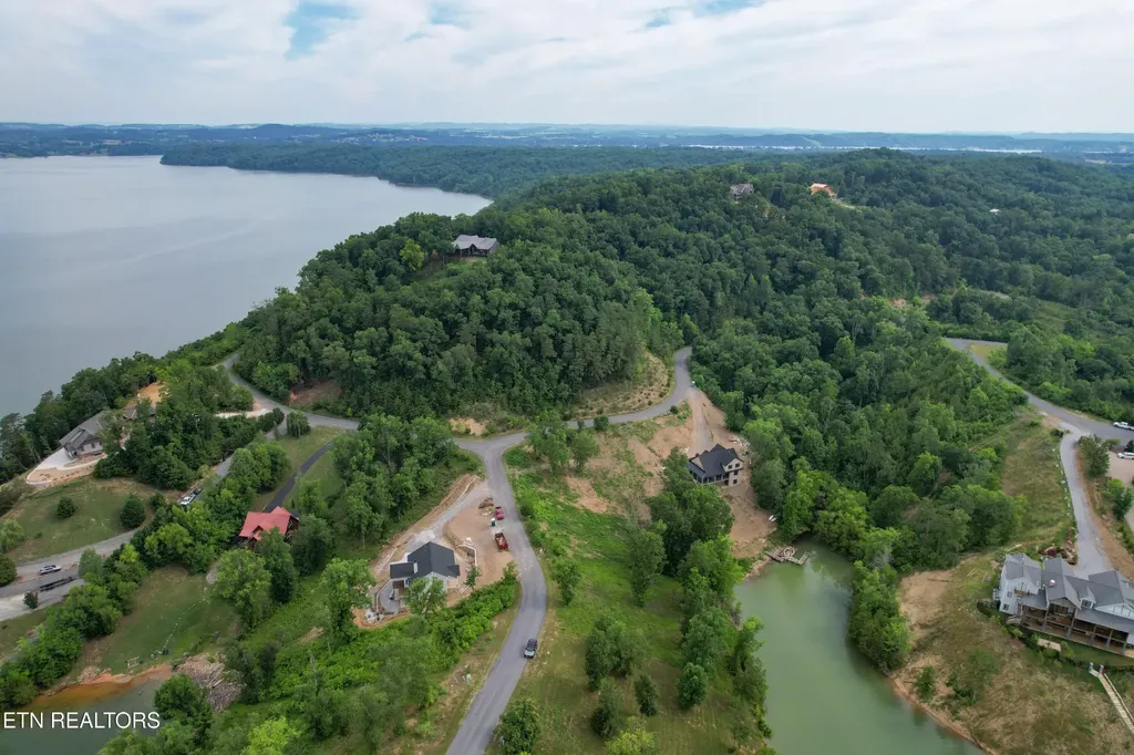 44 Stone Harbor Drive Dandridge TN 37725