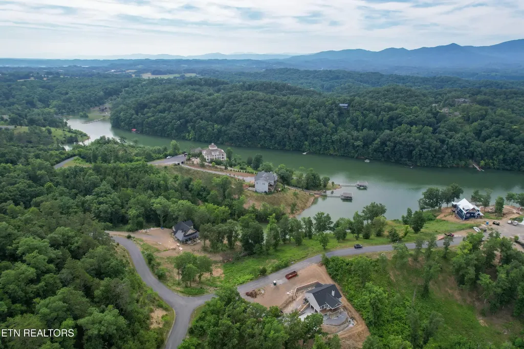 44 Stone Harbor Drive Dandridge TN 37725