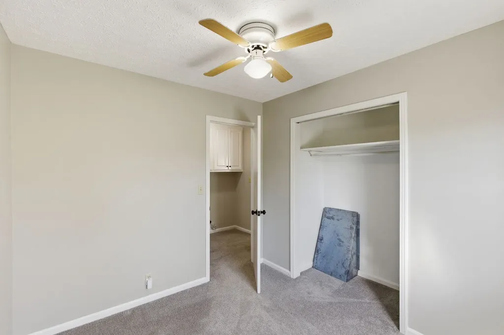 1040 Rebecca Drive Burns TN 37029