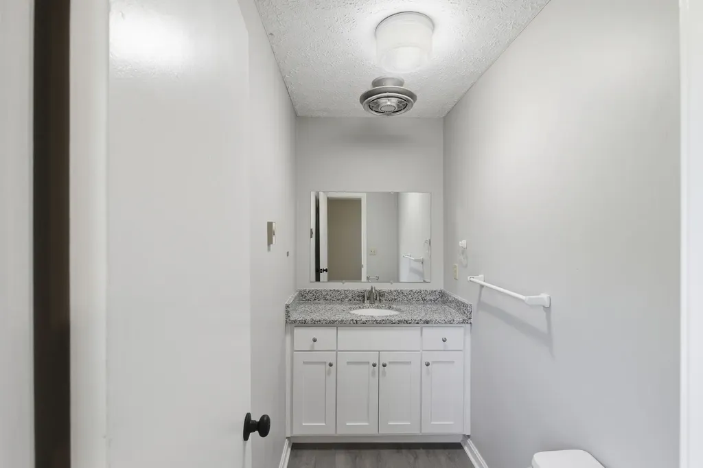 1040 Rebecca Drive Burns TN 37029