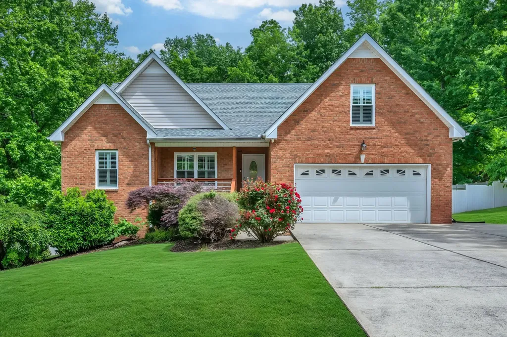 206 Eastwood Drive Dickson TN 37055